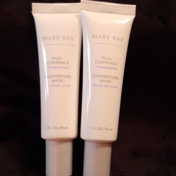 #24-Mary Kay Foundations